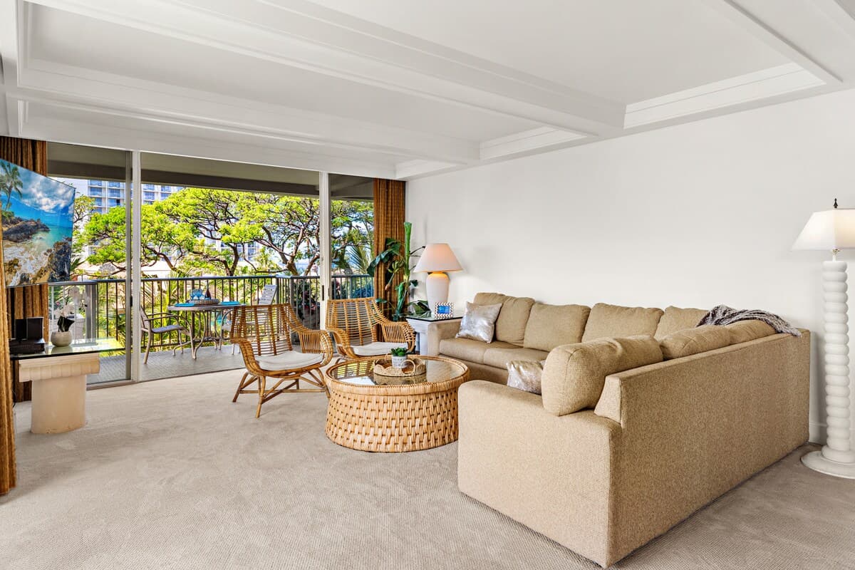 Condo in Lahaina · ★5.0 · 2 bedrooms · 2 beds · 2 baths - Photo 2