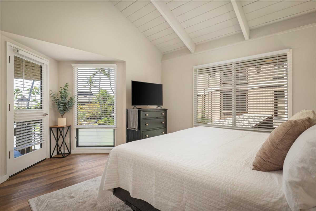 Condo in Kailua-Kona · ★4.86 · 3 bedrooms · 3 beds · 2 baths - Photo 4