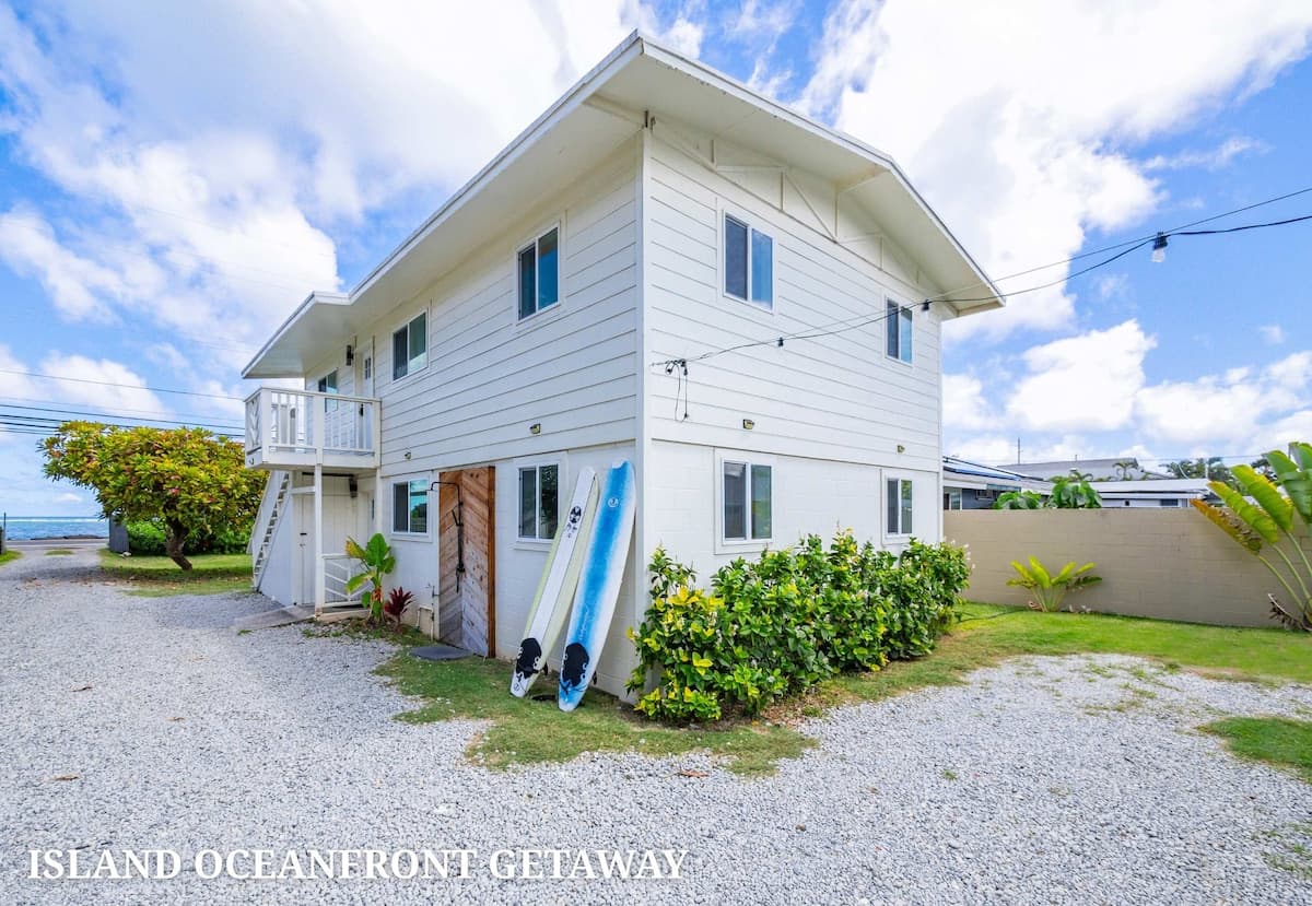 Home in Hauula · ★5.0 · 15 bedrooms · 26 beds · 5 private baths - Photo 5