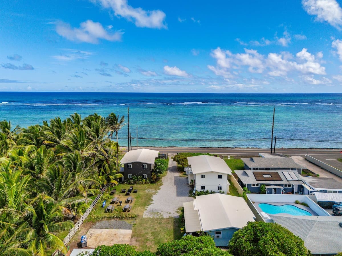 Home in Hauula · ★5.0 · 15 bedrooms · 26 beds · 5 private baths - Photo 3