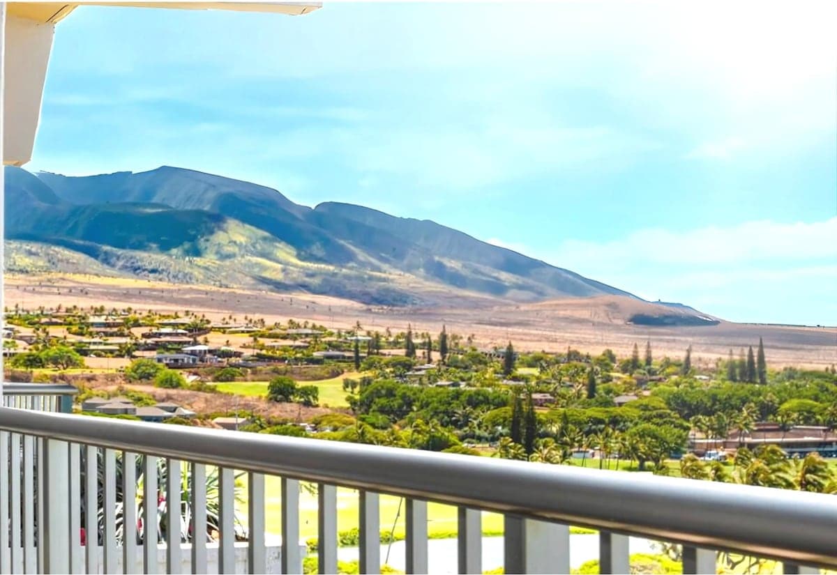Condo in Lahaina · ★4.67 · 1 bedroom · 2 beds · 2 baths - Photo 2