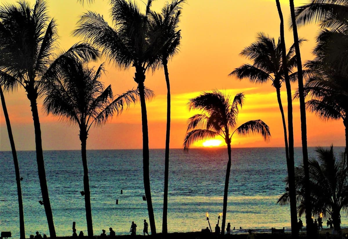 Condo in Lahaina · ★4.67 · 1 bedroom · 2 beds · 2 baths - Photo 1