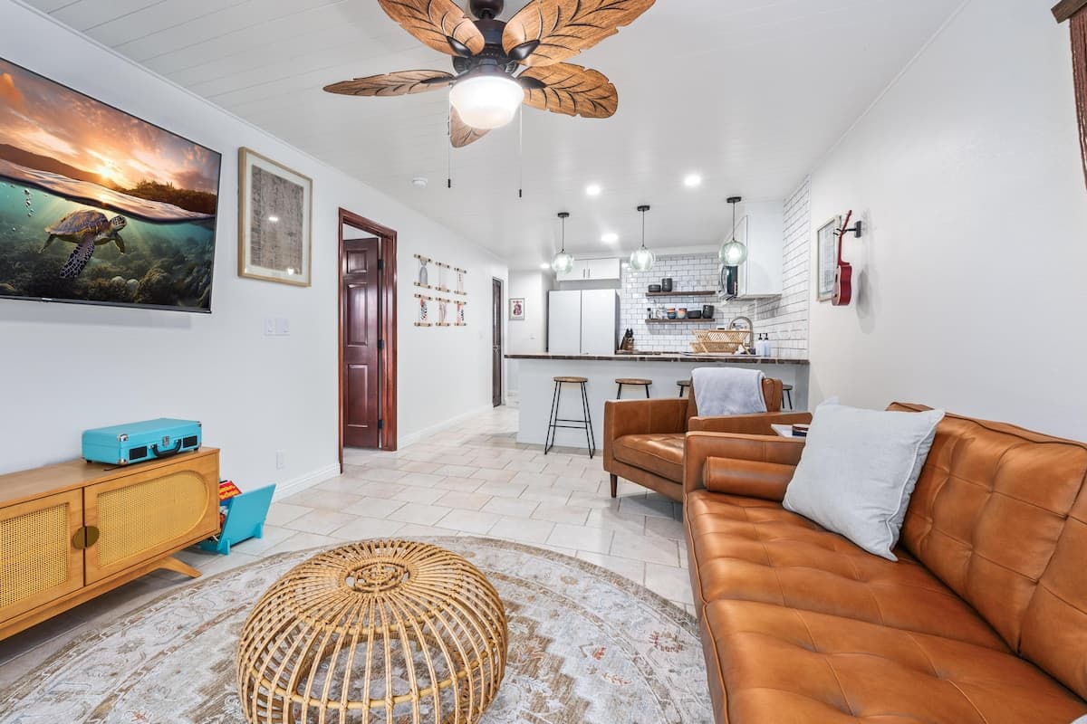 Condo in Kailua-Kona · ★4.42 · 2 bedrooms · 4 beds · 2 shared baths - Photo 5