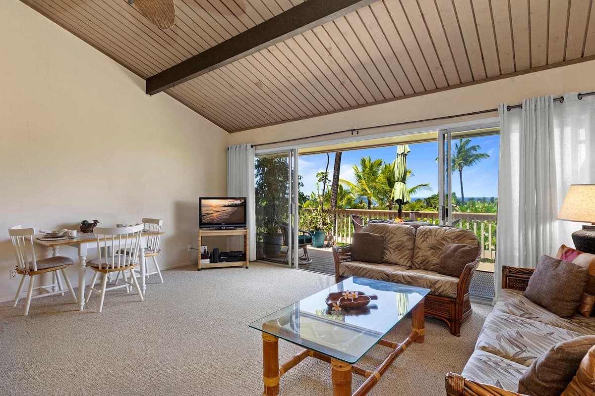 Condo in Kailua-Kona · ★4.6 · 1 bedroom · 1 bed · 1 private bath - Photo 4