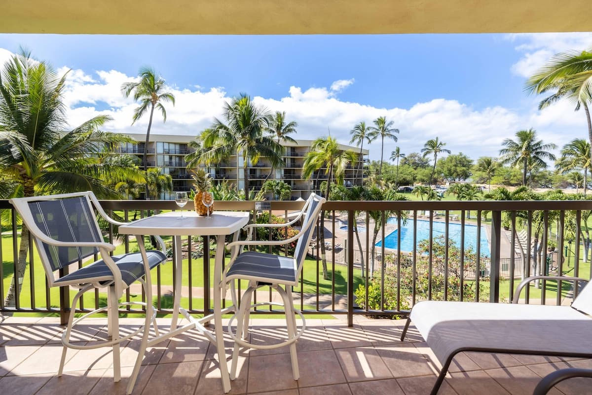 Condo in Kihei · ★4.91 · 2 bedrooms · 3 beds · 2 baths - Photo 2