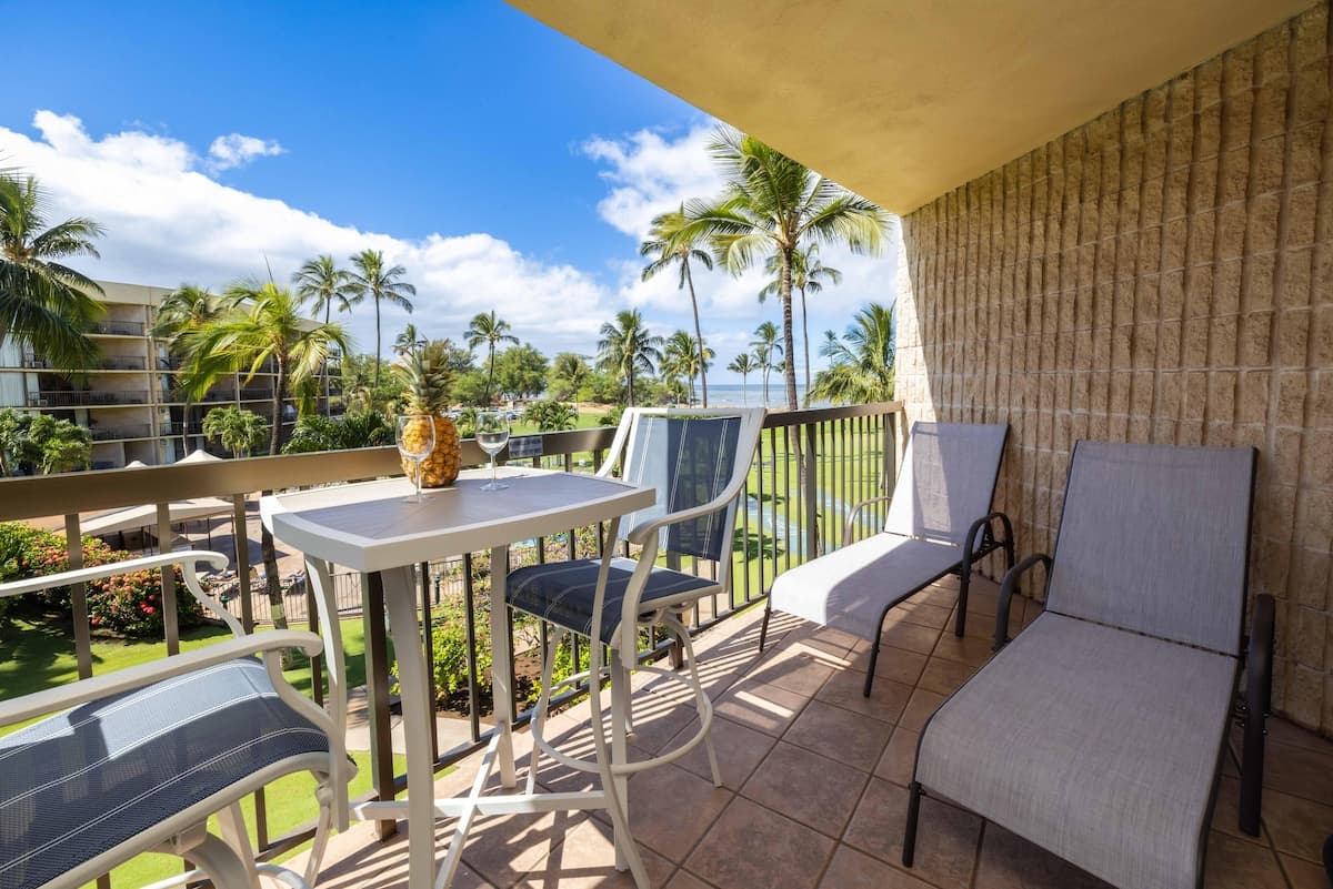Condo in Kihei · ★4.91 · 2 bedrooms · 3 beds · 2 baths - Photo 3