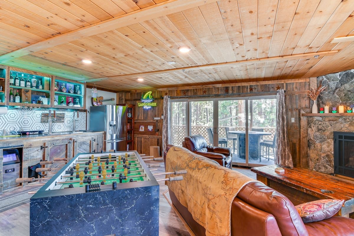 Condo in Stateline · ★4.99 · 3 bedrooms · 4 beds · 3 private baths - Photo 5