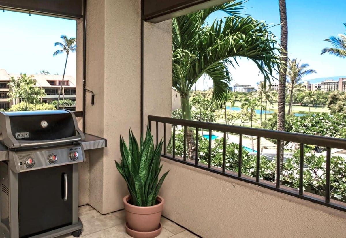 Condo in Lahaina · ★4.83 · 2 bedrooms · 3 beds · 2 baths - Photo 5
