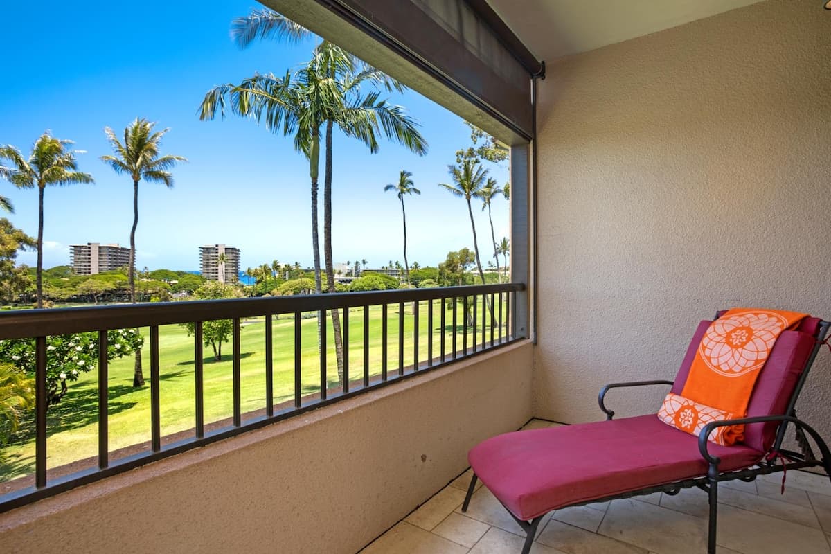 Condo in Lahaina · ★4.83 · 2 bedrooms · 3 beds · 2 baths - Photo 3