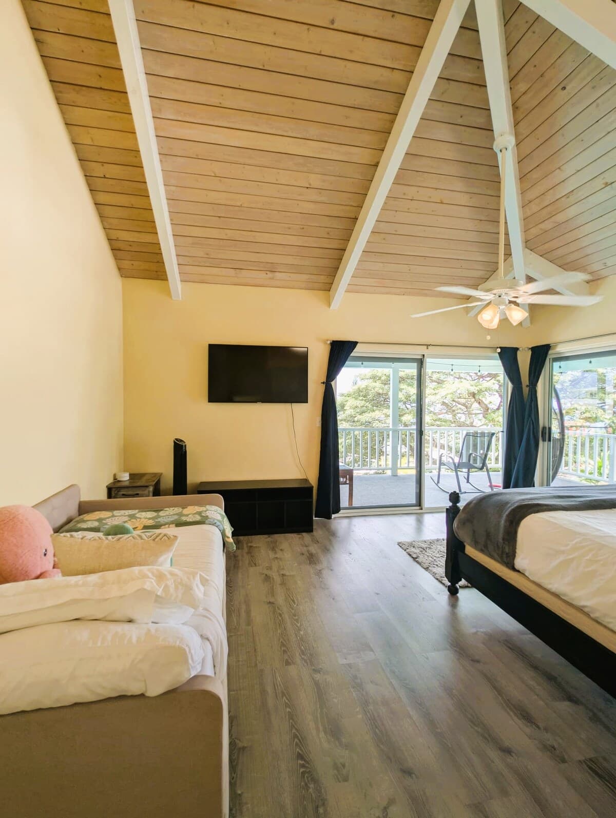 Home in Kailua-Kona · ★4.93 · 3 bedrooms · 7 beds · 3 private baths - Photo 2