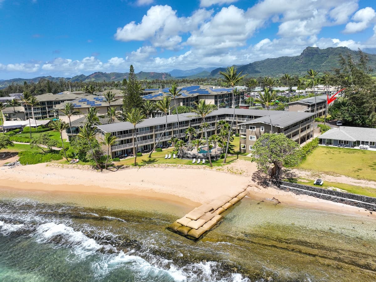 Condo in Kapaa · ★4.53 · 2 bedrooms · 2 beds · 1 shared bath - Photo 2