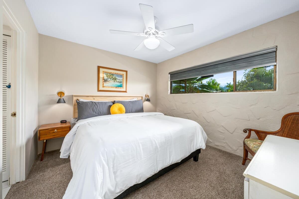 Condo in Kailua-Kona · ★4.75 · 1 bedroom · 2 beds · 1 shared bath - Photo 2