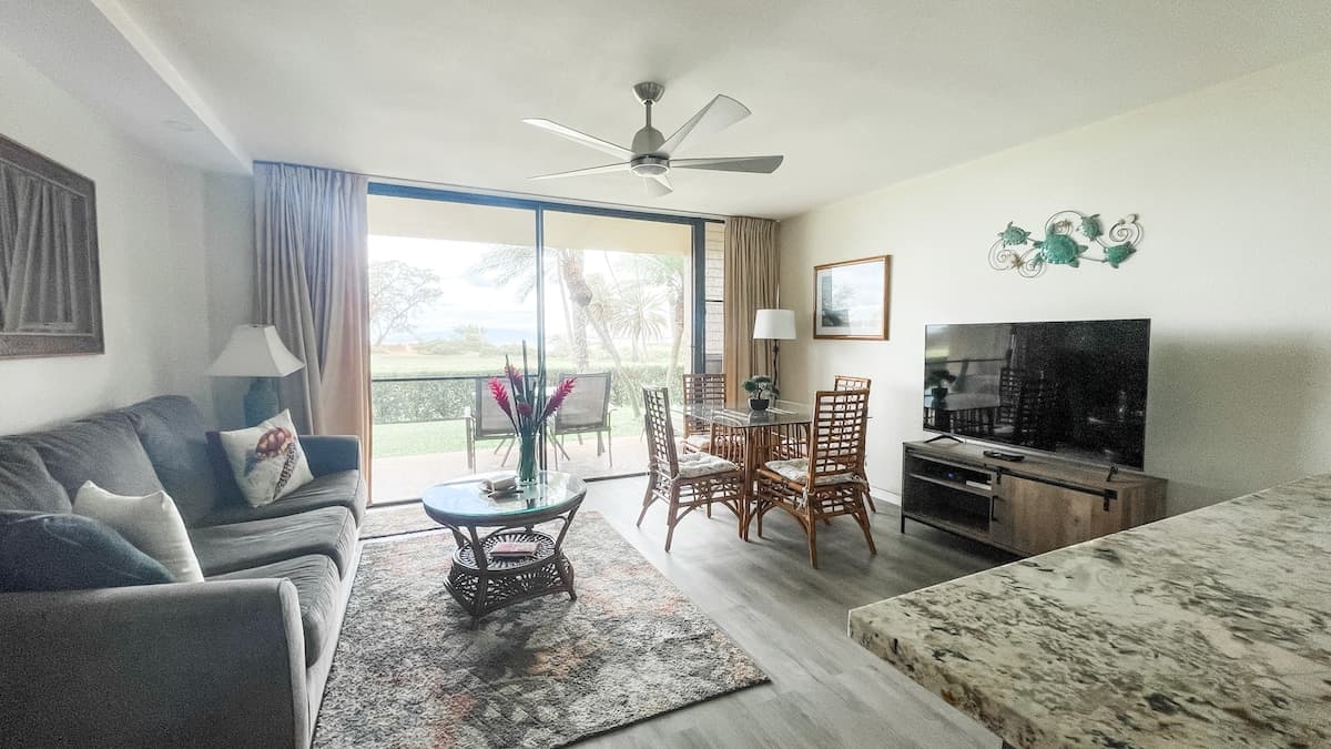 Home in Kihei · ★4.92 · Studio · 1 bed · 1 private bath - Photo 3