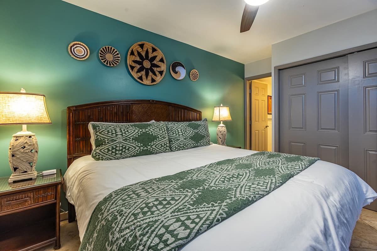 Condo in Kihei · ★4.71 · 1 bedroom · 2 beds · 1.5 baths - Photo 4