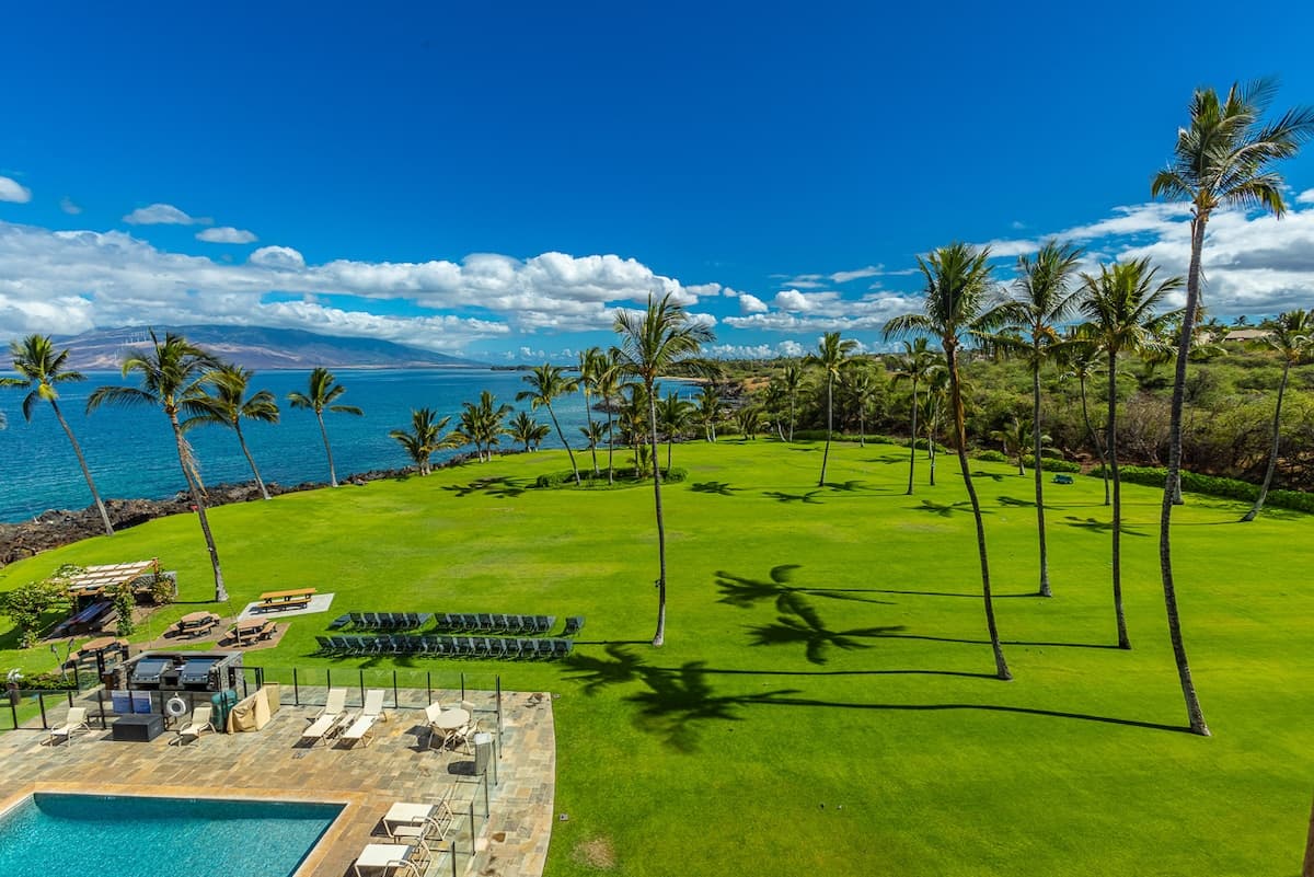 Condo in Kihei · ★4.94 · 1 bedroom · 2 beds · 1 bath - Photo 5