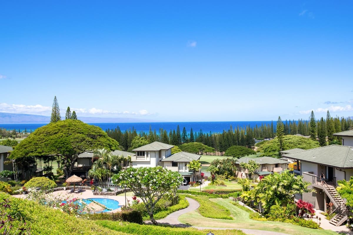 Condo in Lahaina · ★4.58 · 1 bedroom · 2 beds · 1.5 private baths - Photo 2