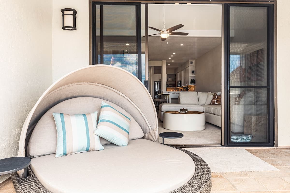 Condo in Lahaina · ★4.58 · 1 bedroom · 2 beds · 1.5 private baths - Photo 4