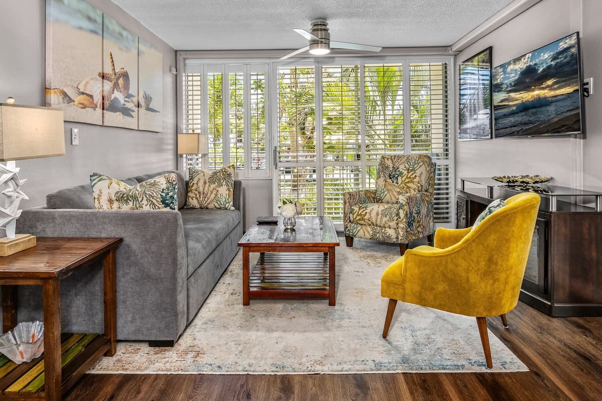Condo in Kihei · ★5.0 · 2 bedrooms · 4 beds · 2 private baths - Photo 2