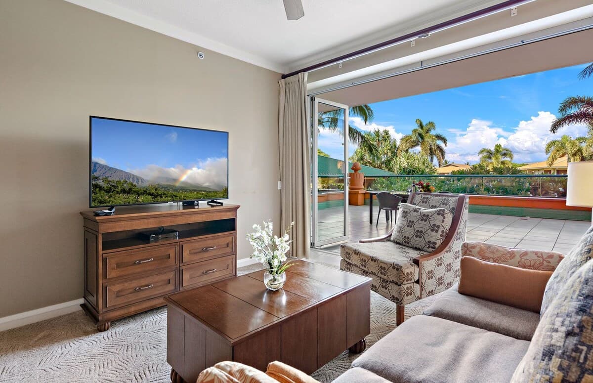 Condo in Lahaina · ★4.65 · 1 bedroom · 2 beds · 1 bath - Photo 5