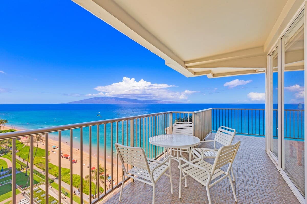 Condo in Lahaina · ★5.0 · 1 bedroom · 2 beds · 2 baths - Photo 2