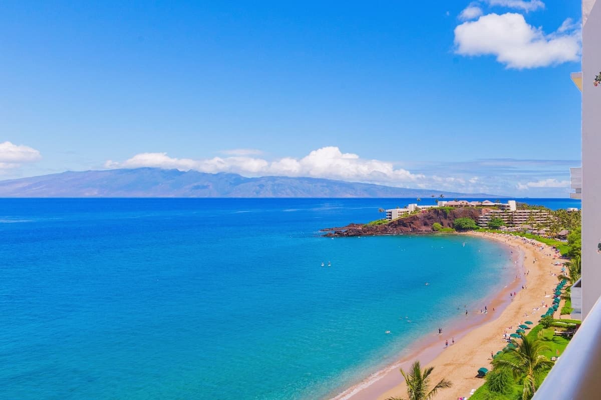 Condo in Lahaina · ★5.0 · 1 bedroom · 2 beds · 2 baths - Photo 1