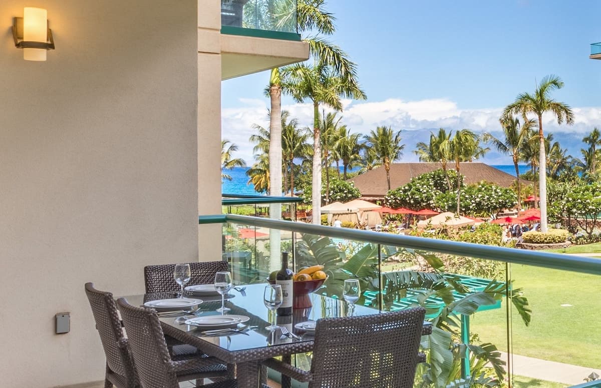 Condo in Lahaina · ★5.0 · 1 bedroom · 2 beds · 1 bath - Photo 3