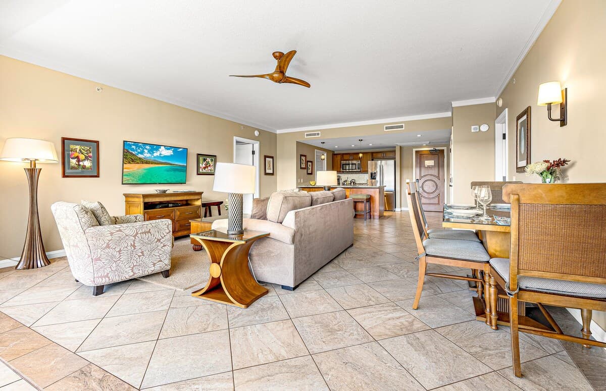 Condo in Lahaina · ★5.0 · 2 bedrooms · 3 beds · 2 baths - Photo 4