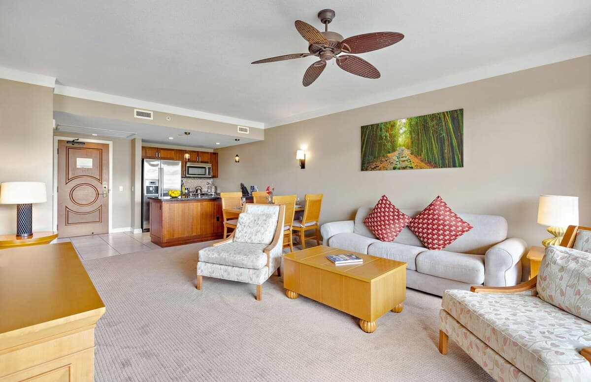 Condo in Lahaina · ★4.66 · 1 bedroom · 2 beds · 1 bath - Photo 5
