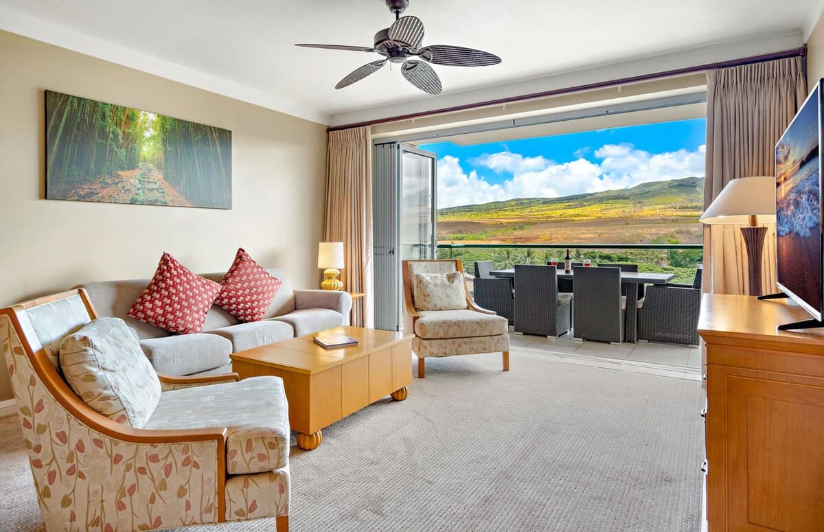 Condo in Lahaina · ★4.66 · 1 bedroom · 2 beds · 1 bath - Photo 4