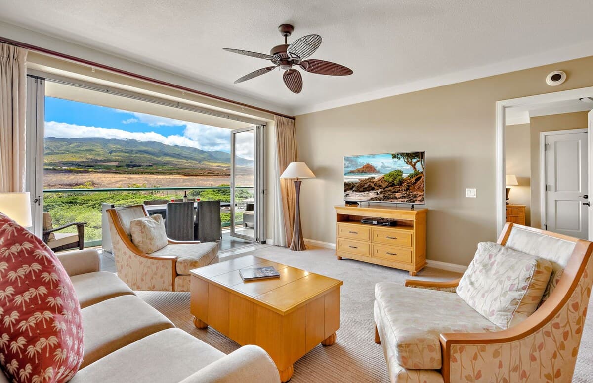 Condo in Lahaina · ★4.66 · 1 bedroom · 2 beds · 1 bath - Photo 3