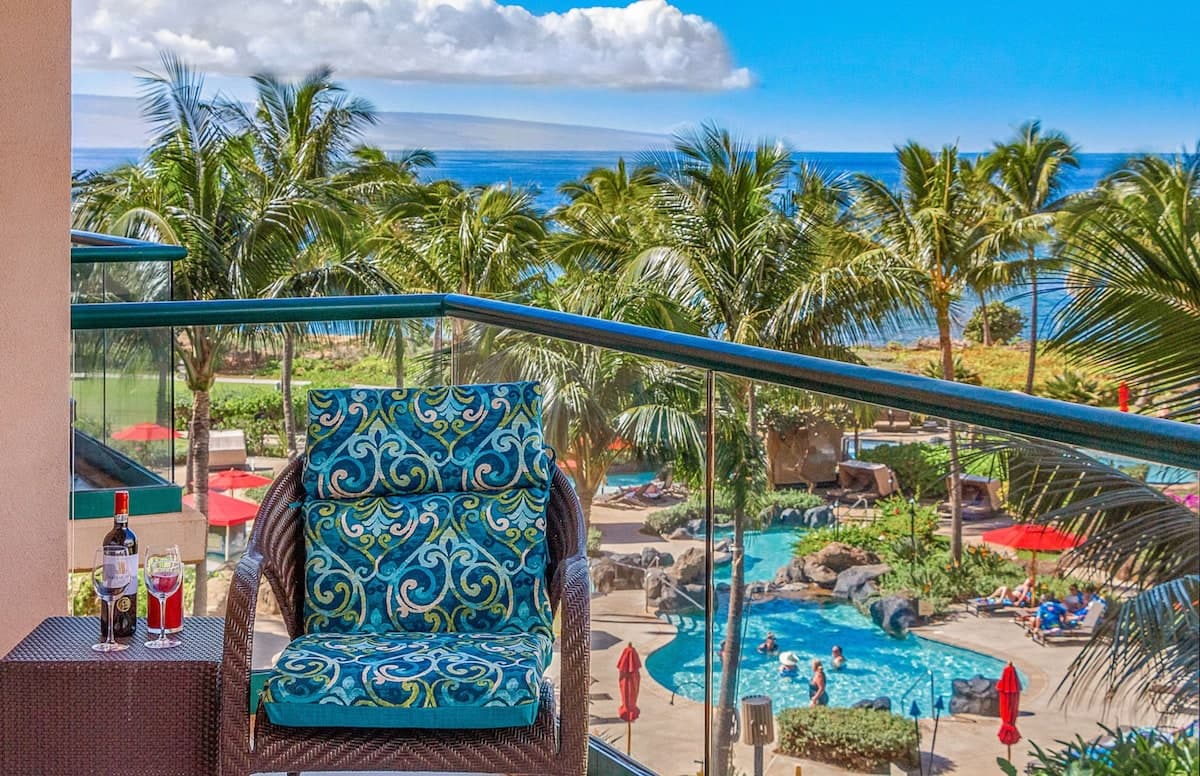 Condo in Lahaina · ★4.95 · 2 bedrooms · 4 beds · 2 shared baths - Photo 5