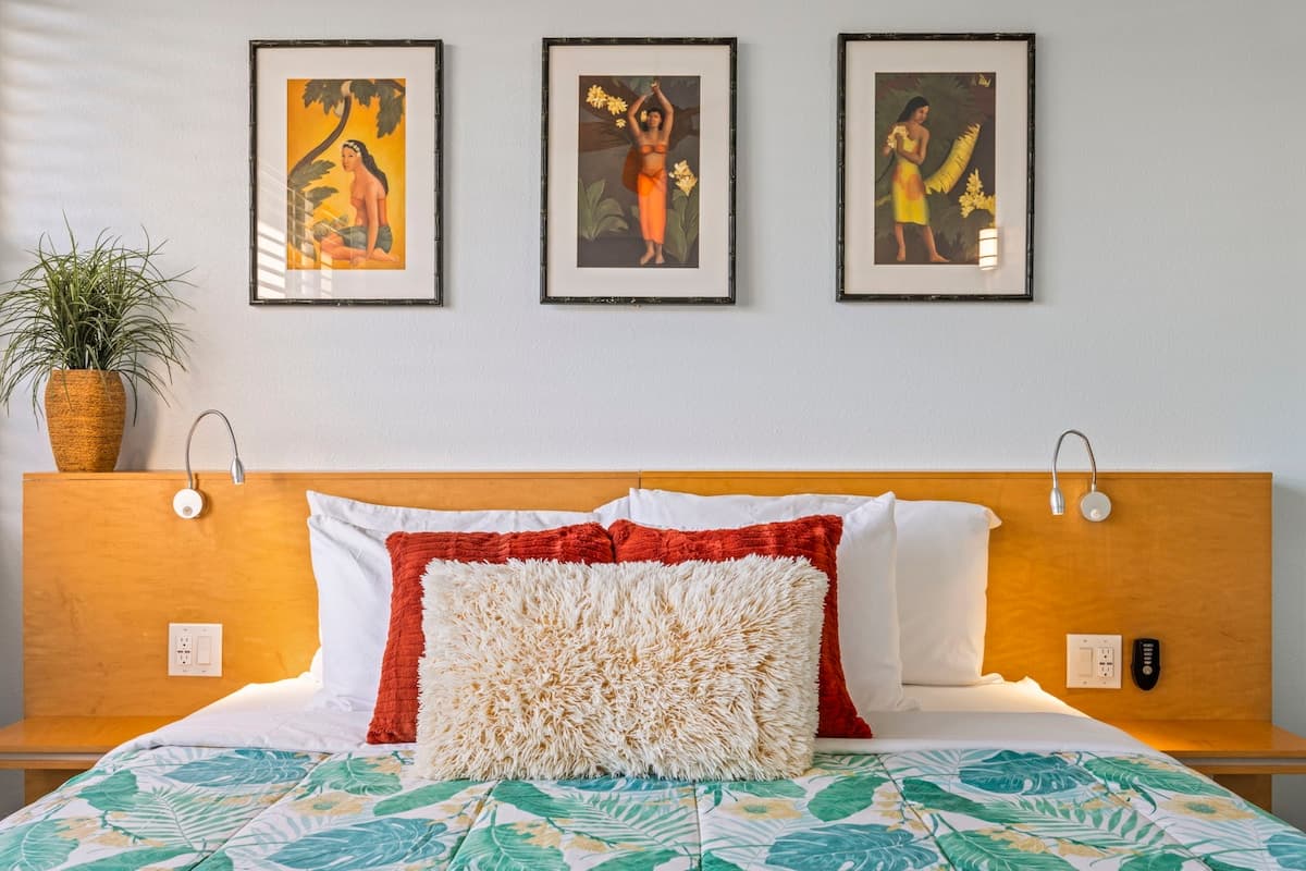 Condo in Kihei · ★4.76 · 3 bedrooms · 2 beds · 3 shared baths - Photo 3