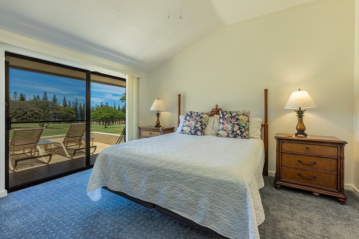 Condo in Lahaina · ★5.0 · 2 bedrooms · 2 beds · 2 baths - Photo 3