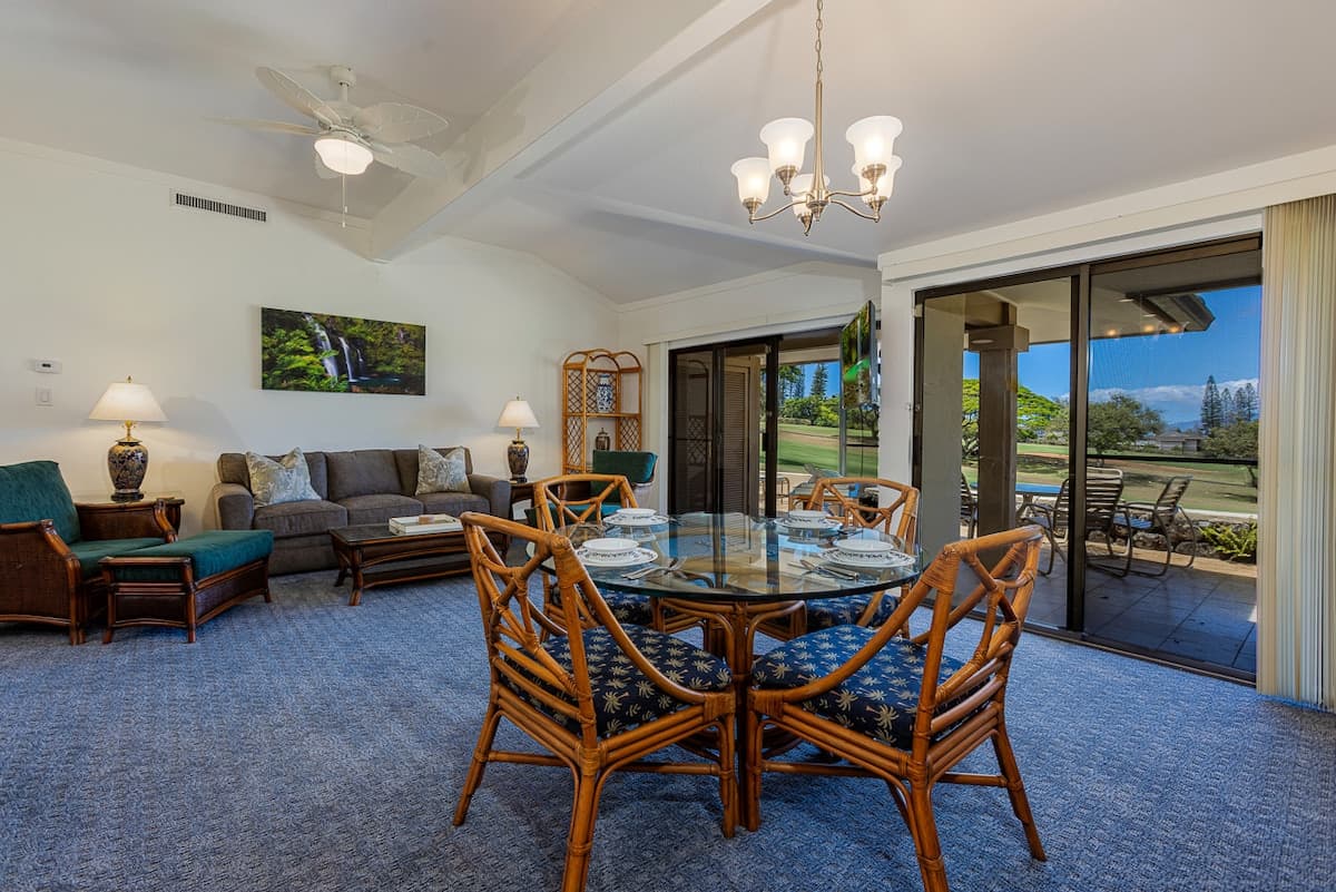 Condo in Lahaina · ★5.0 · 2 bedrooms · 2 beds · 2 baths - Photo 1