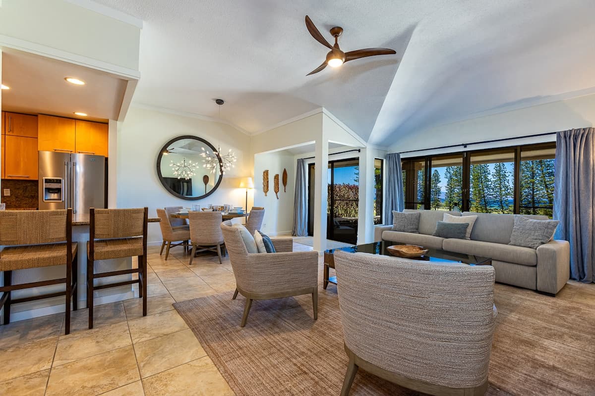 Condo in Lahaina · ★4.17 · 2 bedrooms · 4 beds · 2 baths - Photo 4