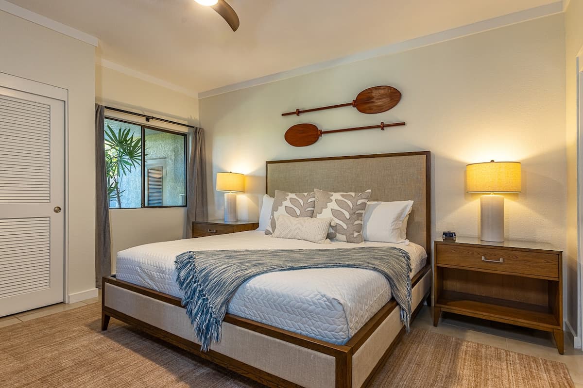 Condo in Lahaina · ★4.17 · 2 bedrooms · 4 beds · 2 baths - Photo 2