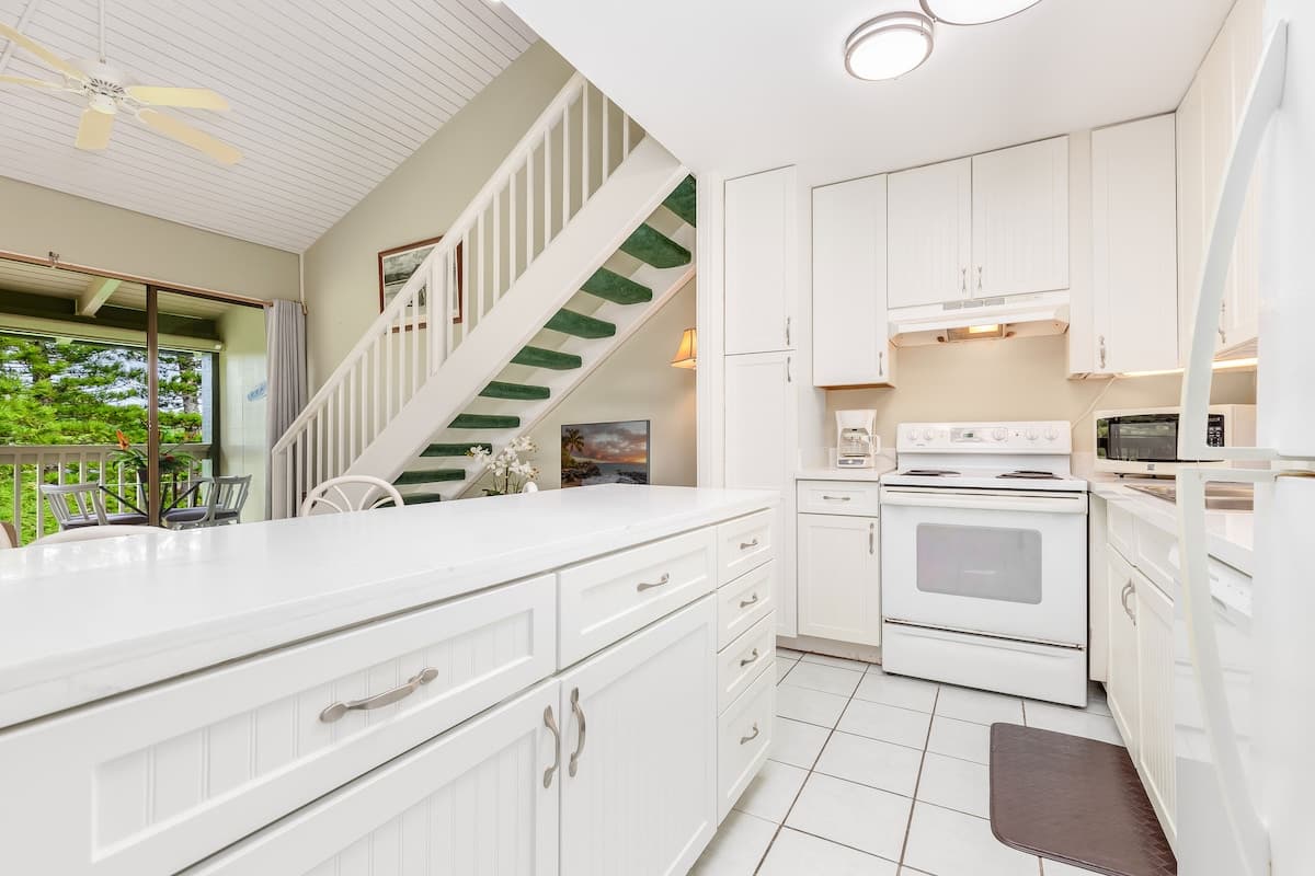 Condo in Kahuku · ★4.68 · 1 bedroom · 3 beds · 2 shared baths - Photo 5