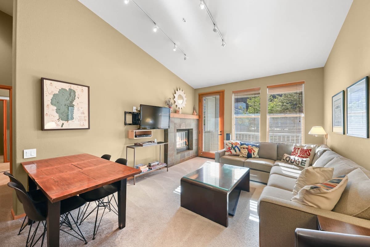 Ski-In/Ski-Out Condo with Valley Views & Pool - Photo 1