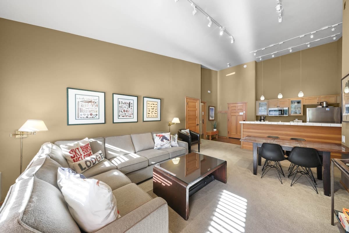Ski-In/Ski-Out Condo with Valley Views & Pool - Photo 2