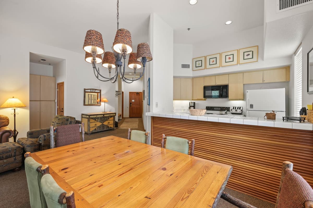 Ski-In/Ski-Out Condo with Valley Views & Pool - Photo 2