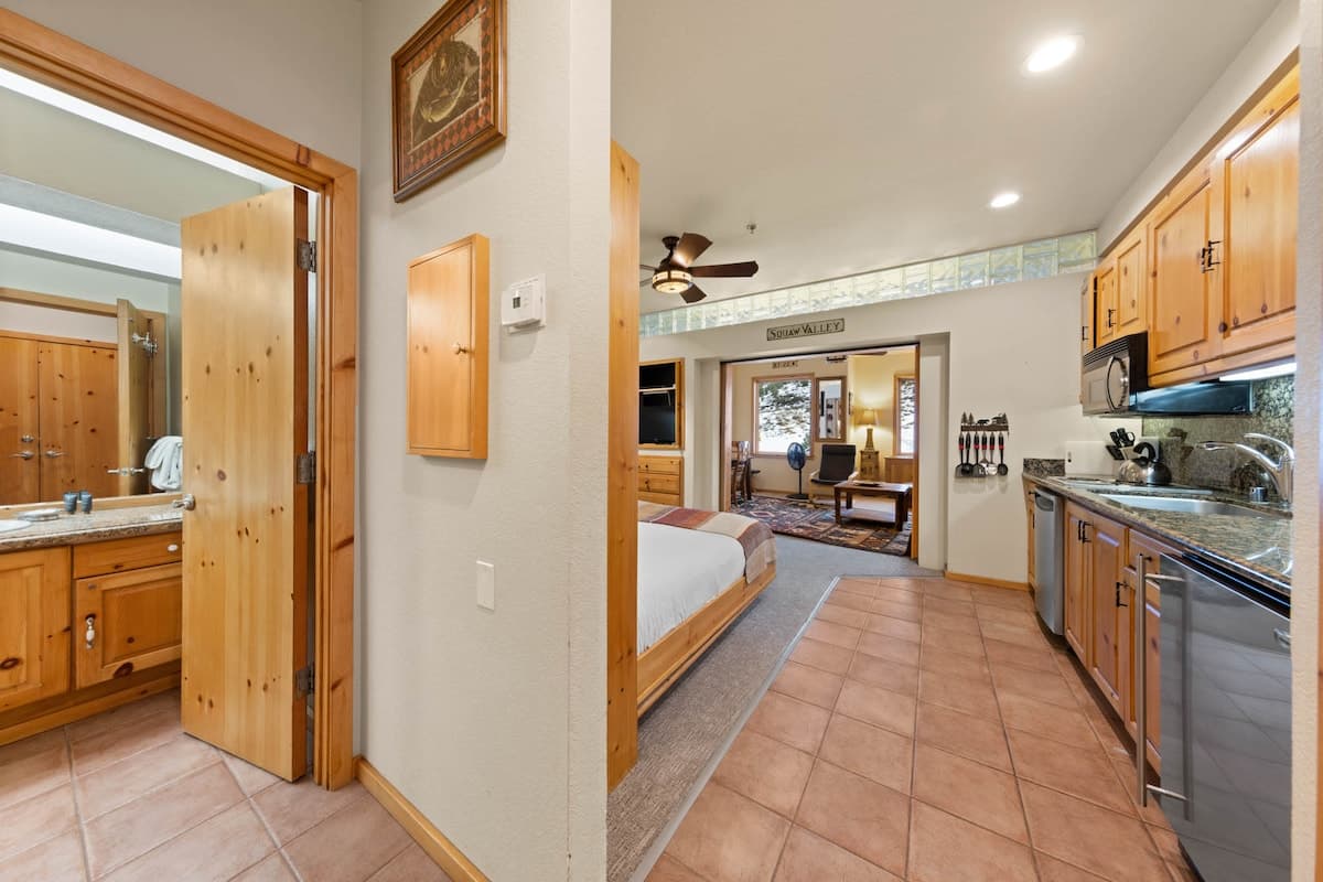 Ski-In/Ski-Out Studio with Pool & Hot Tub - Photo 1