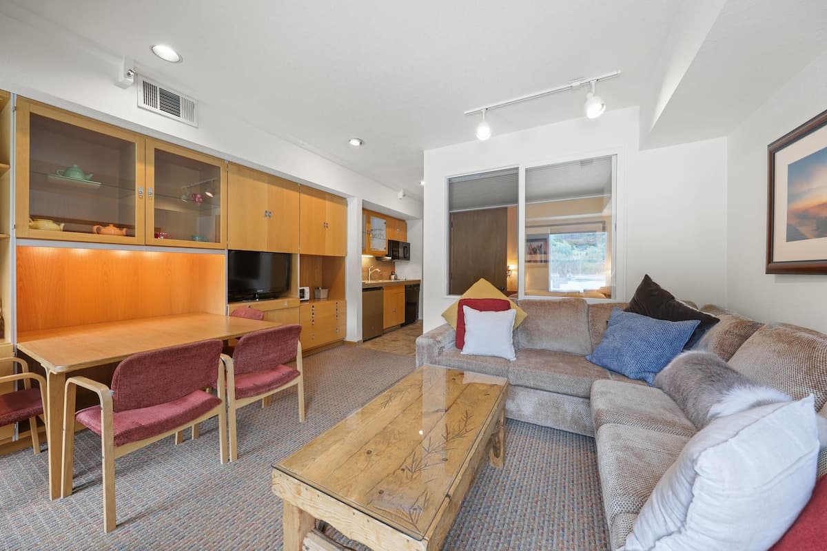 Ski-In/Ski-Out Studio with Valley Views - Photo 3