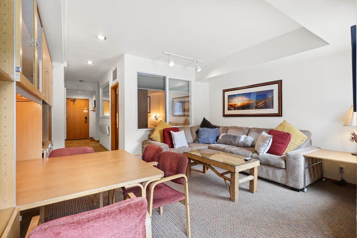 Ski-In/Ski-Out Studio with Valley Views - Photo 4