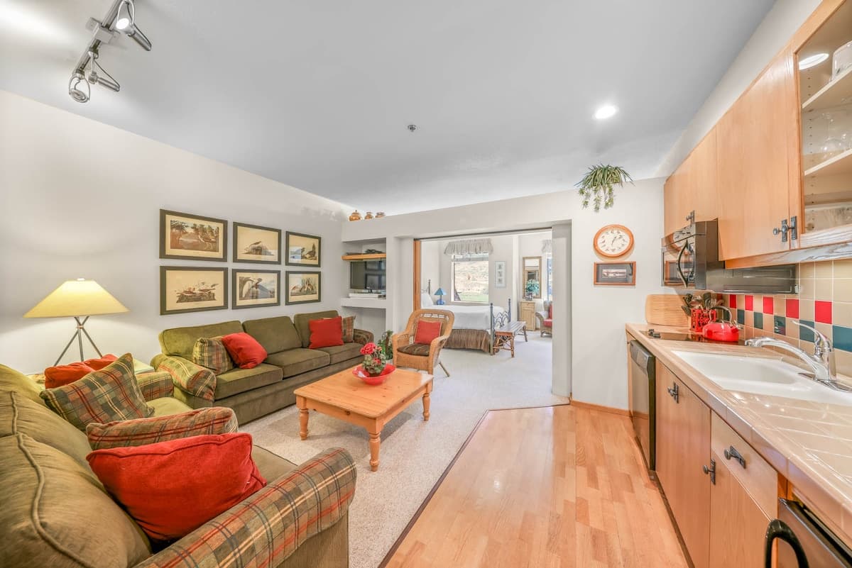 Ski-in/Ski-out Studio at Palisades Tahoe Lodge - Photo 2