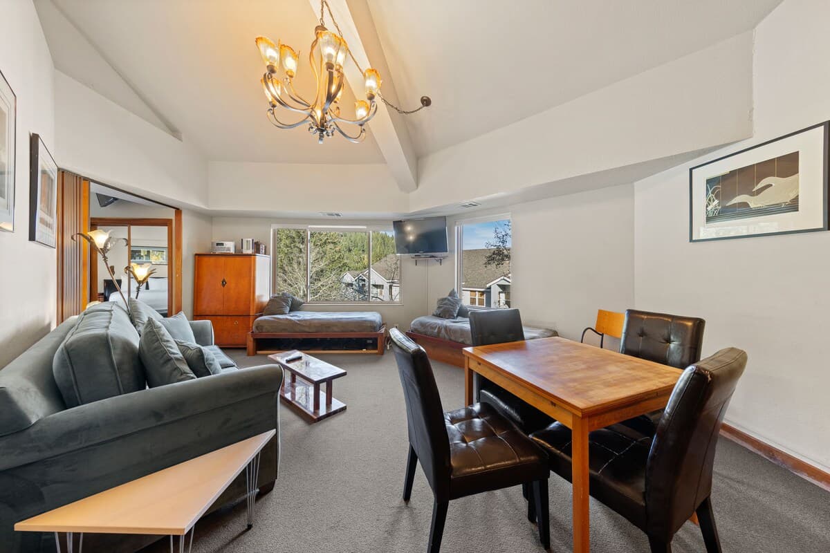 Ski-In/Ski-Out Condo with Valley Views & Pool - Photo 2
