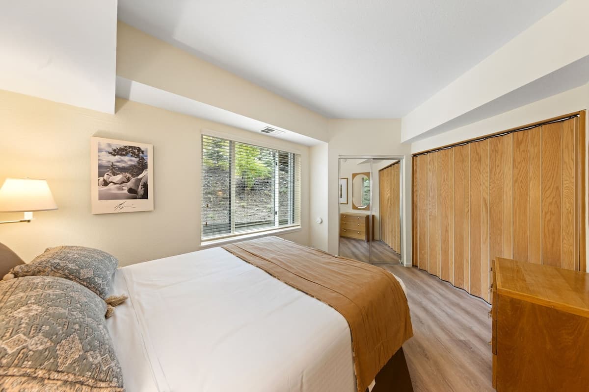 Ski-in/Ski-out Condo with Pool & Hot Tub - Photo 2