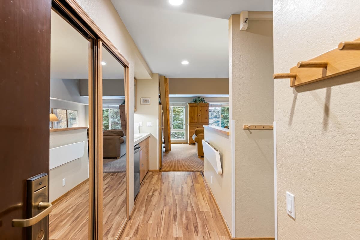 Ski-in/Ski-out Loft w/ Pool, Hot Tub & Sauna - Photo 2