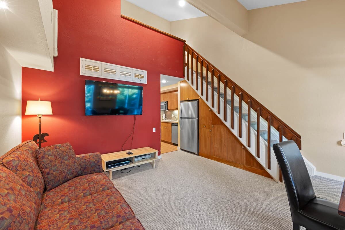 Ski-In/Ski-Out Studio Loft w/ Pool & Hot Tub - Photo 3