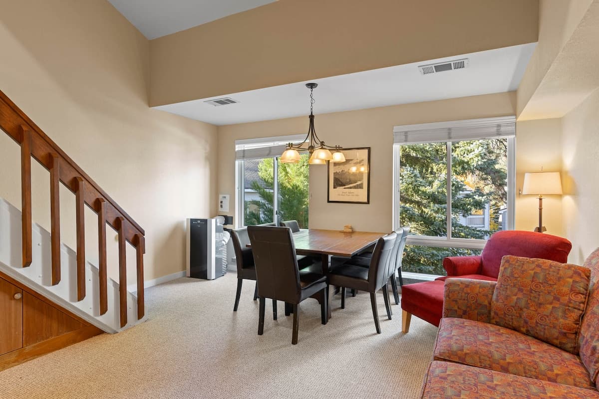 Ski-In/Ski-Out Studio Loft w/ Pool & Hot Tub - Photo 4