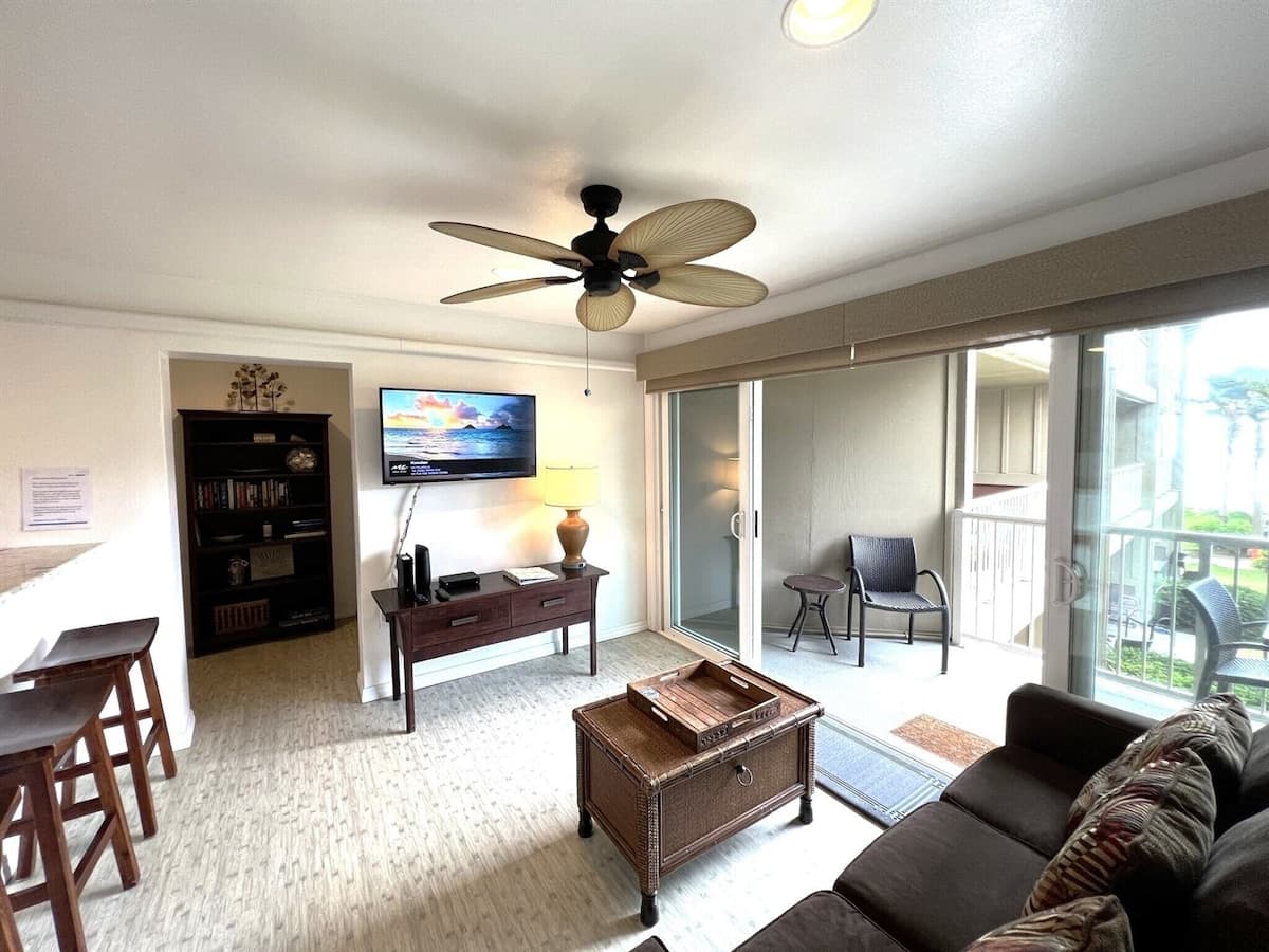Condo in Kapaa · ★4.95 · 2 bedrooms · 3 beds · 1.5 baths - Photo 3